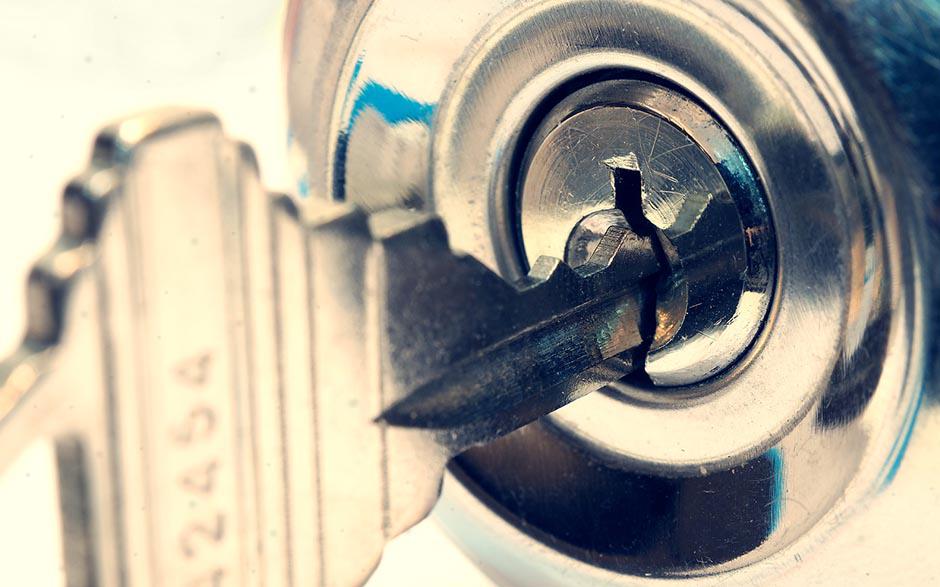 changer cylindre serrure Ézanville